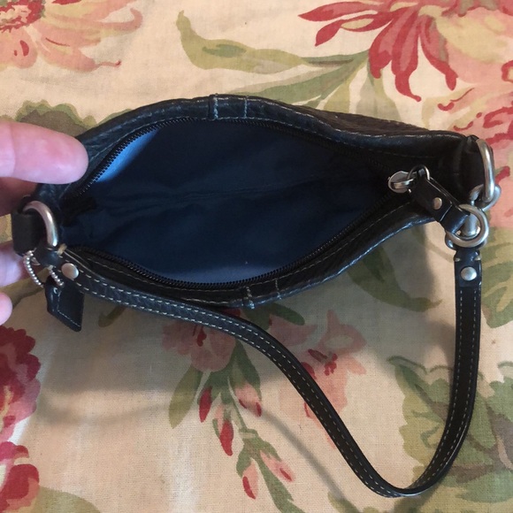 Vintage COACH Pebbled Leather Silver Hardware Zip Pouch Strappy Black classic - Picture 15 of 16